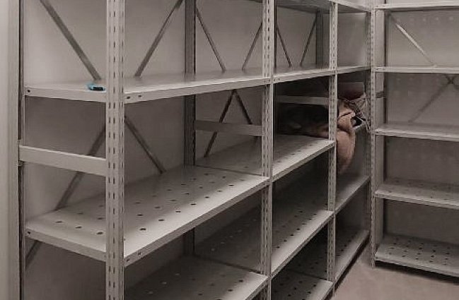 ГТС Универсал: металлические стеллажи с перфорированными полками — максимум возможностей